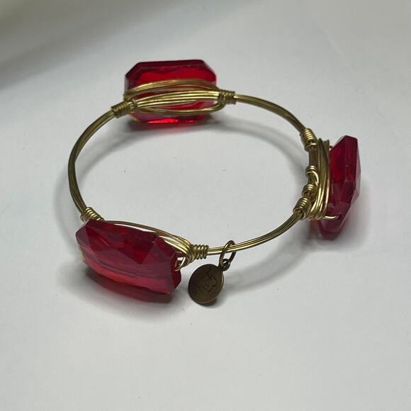 BOURBON & BOWETIES gold tone bracelet bangle red faceted signed jewelry wire - Picture 2 of 8